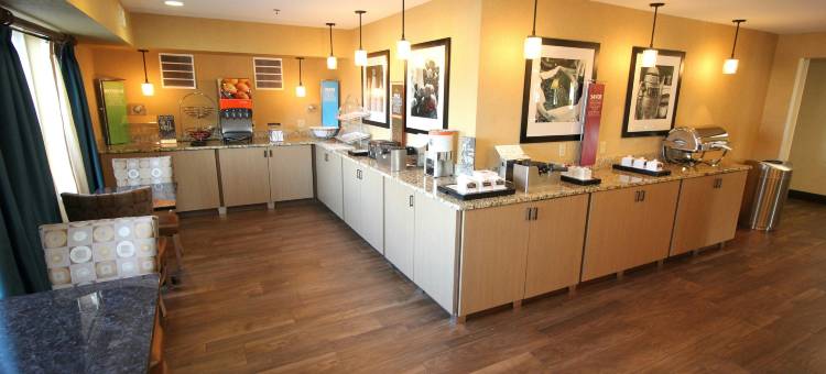 希尔顿欢朋酒店-桑杜斯开中心(Hampton Inn Sandusky-Central)图片