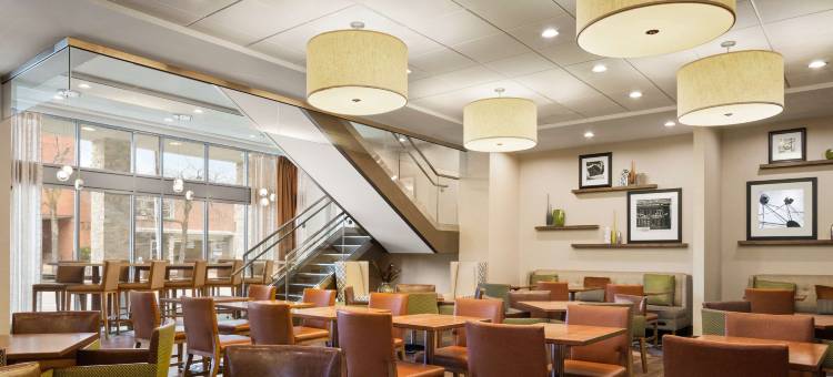 克莱顿/圣路易斯 - 广场区欢朋酒店及套房(Hampton Inn & Suites Clayton/St. Louis-Galleria Area)图片