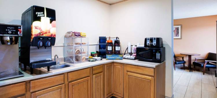 苏城萨金特布拉夫罗德威酒店(Rodeway Inn Sergeant Bluff - Sioux City)图片