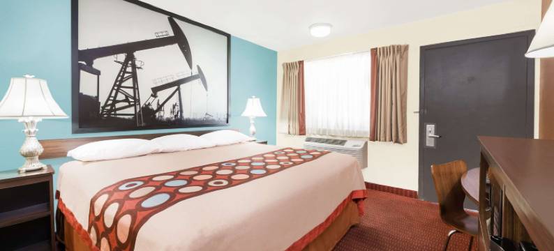 米德韦斯特城速8酒店(Super 8 by Wyndham Midwest City OK)图片