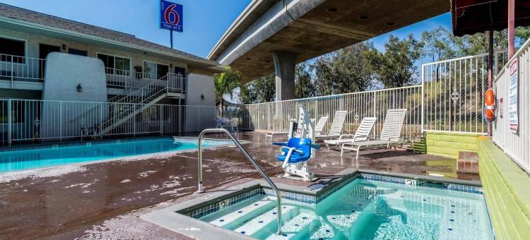 雷德兰兹6号汽车旅馆(Motel 6 Redlands, CA)图片