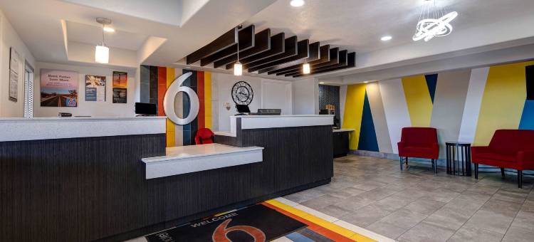 巴顿威洛市中心6号汽车旅馆(Motel 6 Buttonwillow, CA Central)图片