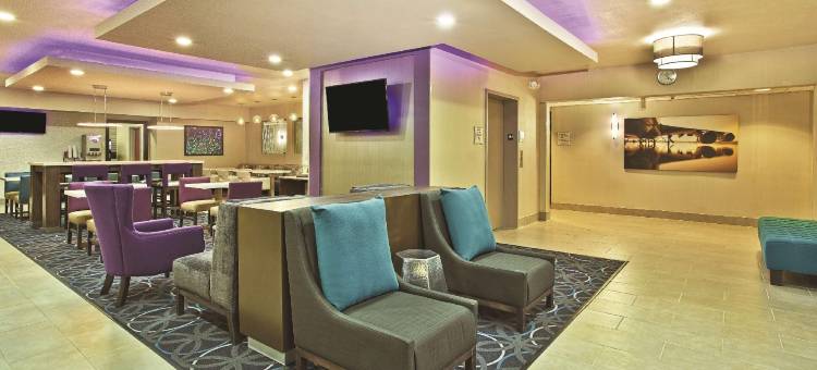 费尔伯恩赖特帕特森拉昆塔温德姆套房酒店(La Quinta Inn & Suites by Wyndham Fairborn Wright-Patterson)图片