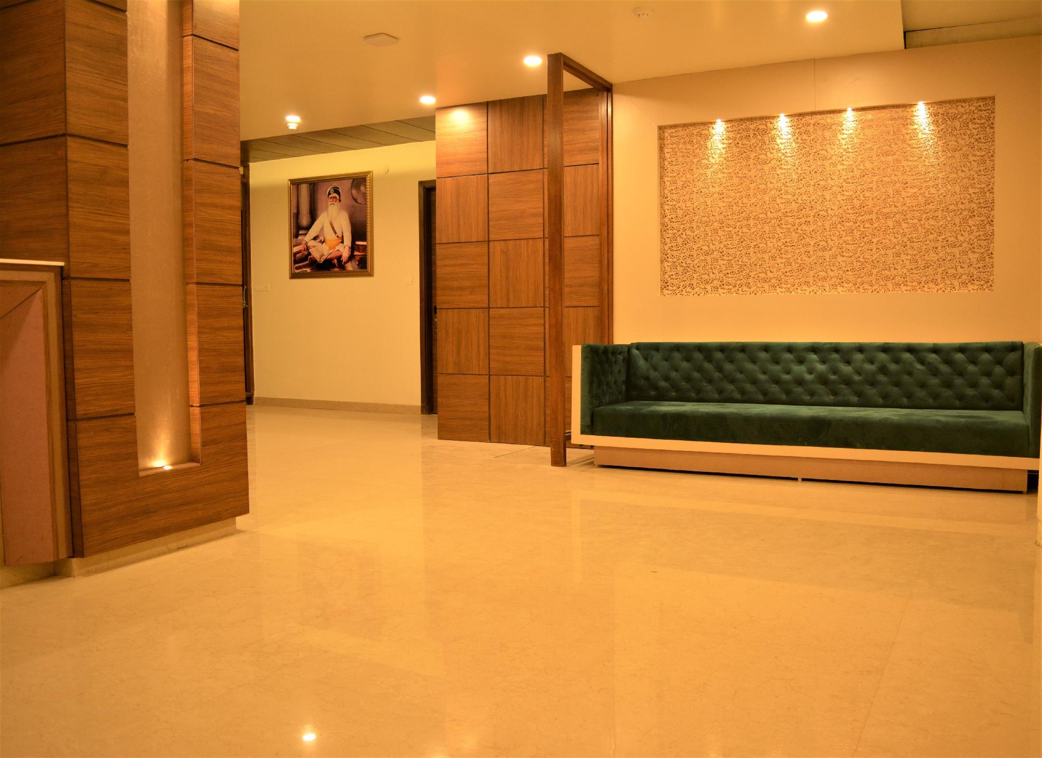 Hotel RegalOver view