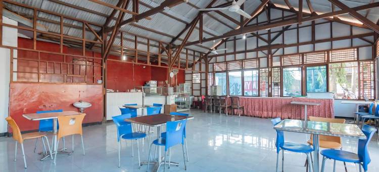 马尔科尼帕马努坎美特拉RedDoorz酒店(Hotel Markoni Pamanukan Mitra RedDoorz)图片
