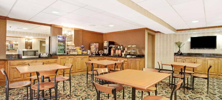 纽波特纽斯市中心奥斯特尔角温德姆戴斯酒店(Days Inn by Wyndham Newport News City Center Oyster Point)图片
