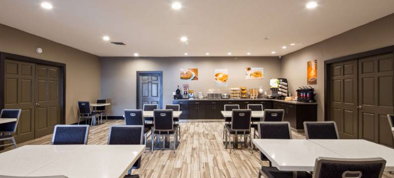 里士满角贝斯特韦斯特SureStay Plus酒店(SureStay Plus Hotel by Best Western Point Richmond)图片