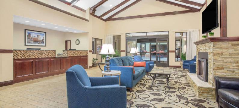 丹佛国际机场华美达酒店(Ramada by Wyndham Denver International Airport)图片