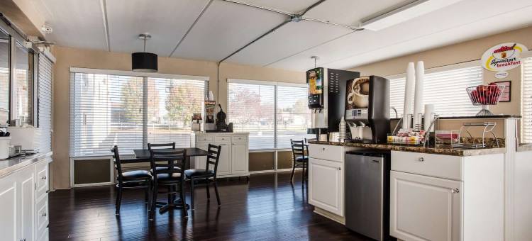 塞维尔维尔河畔速8酒店(Super 8 by Wyndham Sevierville Riverside)图片