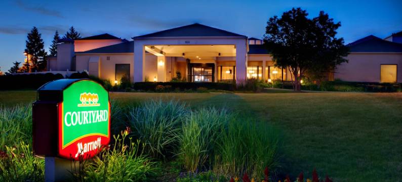 芝加哥迪尔菲尔德万怡酒店(Courtyard Chicago Deerfield)图片