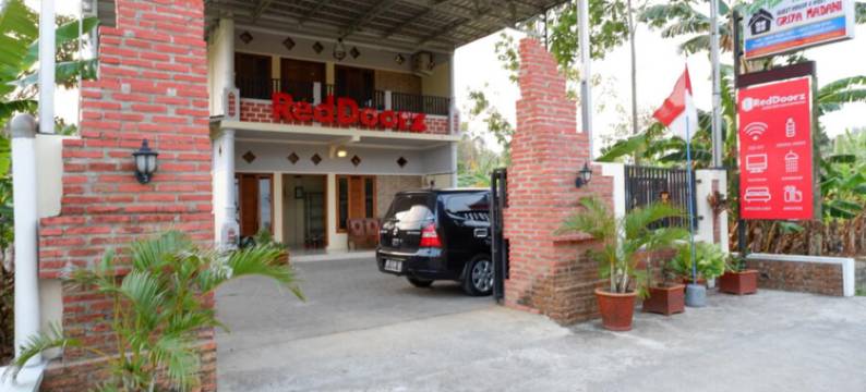 RedDoorz Syariah near Alun Alun Pacitan 2图片