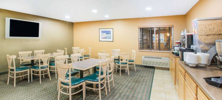 灵湖-奥科博吉温德姆华美达酒店(Ramada by Wyndham Spirit Lake/Okoboji)图片