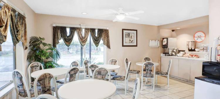 莫德斯托塞雷斯温德姆豪生酒店(Howard Johnson by Wyndham Modesto Ceres)图片