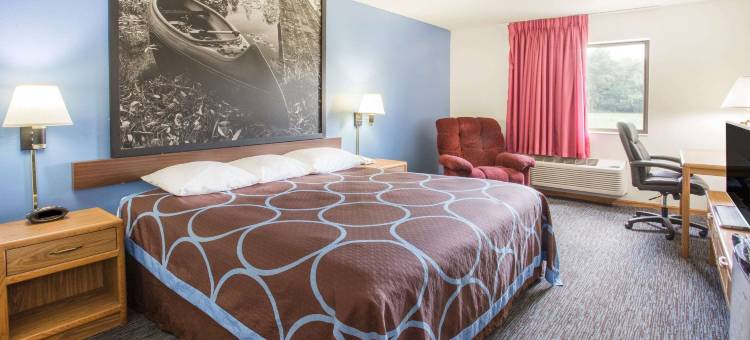 蒙莫斯温德姆速8酒店(Super 8 by Wyndham Monmouth IL)图片