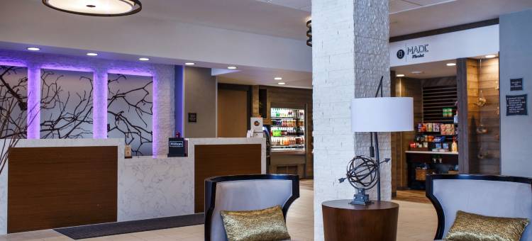 丽纳希尔顿逸林酒店(DoubleTree by Hilton Neenah)图片