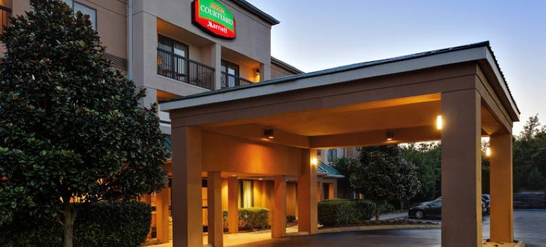 诺克斯维尔锡特布拉夫万怡酒店(Courtyard Knoxville Cedar Bluff)图片