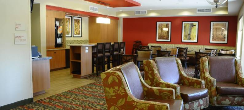 雷丁万豪TownePlace Suites 酒店(TownePlace Suites Redding)图片