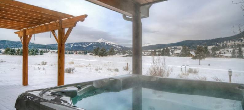Private Hot Tub! Pool Table, Mountain Views, Ski Shuttle Close by!图片
