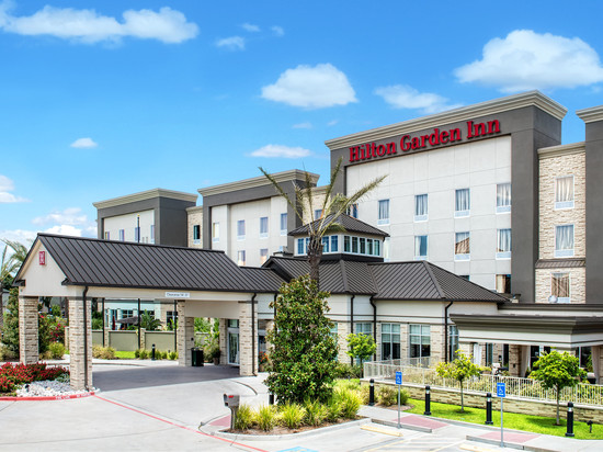 维多利亚希尔顿花园酒店