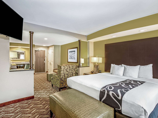 科尔尼拉昆塔温德姆套房酒店