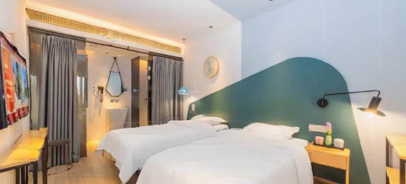 九筑创意酒店(福州三坊七巷南门兜地铁站店)图片