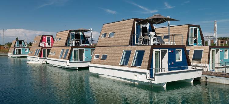 海滨阿苏拉度假村(Marina Azzurra Resort)图片