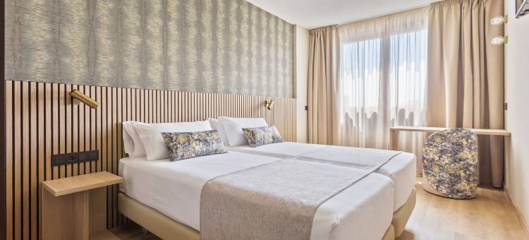 阿克塔金字塔(Acta Pirámides)图片