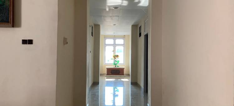 O酒店法乌齐亚伊斯兰旅馆，靠近塔克瓦清真寺马明纳赛(Hotel O Penginapan Fauziah Syariah Near Mesjid Taqwa Mamminasae)图片