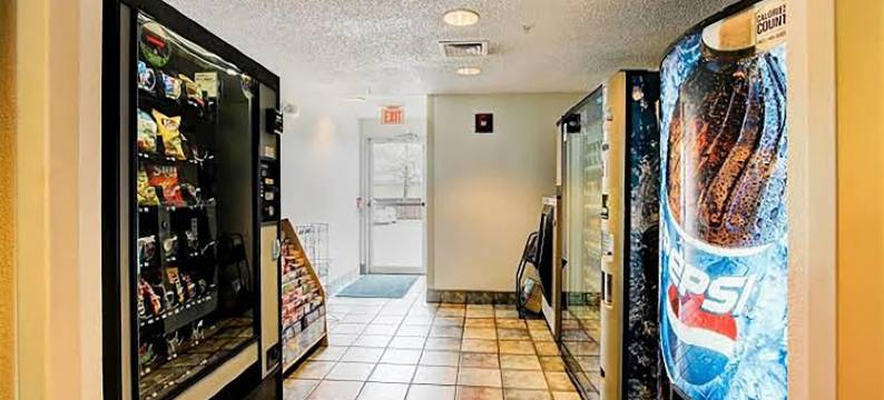 Super 8 by Wyndham Aurora East(Super 8 by Wyndham Aurora East)图片