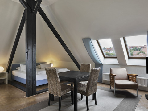 佩灵坎菲尔特尔酒店