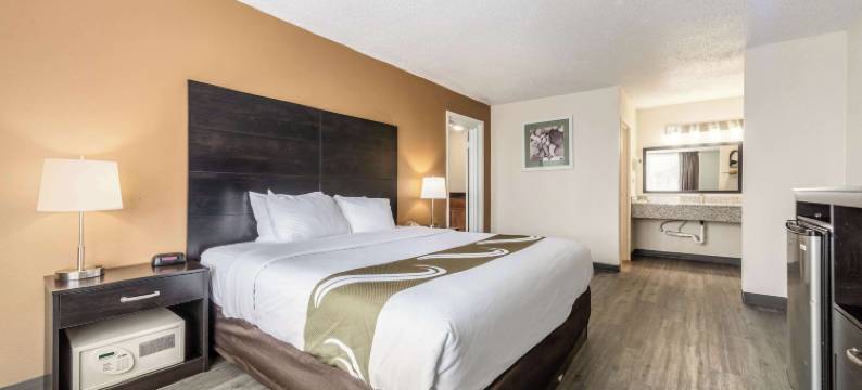 万达利亚凯艺套房酒店 - 近 I-70 及高速公路 51 号(Quality Inn & Suites Vandalia Near I-70 and Hwy 51)图片