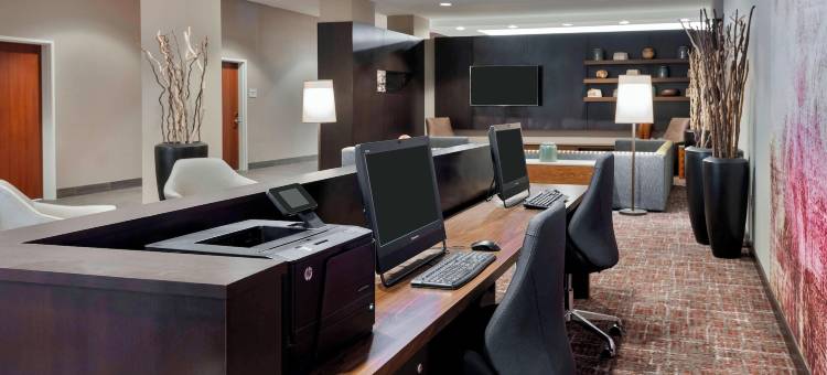 韦恩堡市区格兰德韦恩会展中心万怡酒店(Courtyard Fort Wayne Downtown at Grand Wayne Convention Center)图片