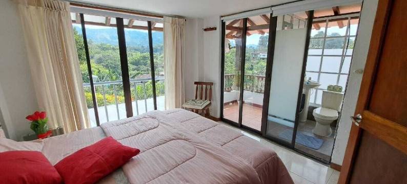 拉马里亚纳门户(Portal la Mariana)图片