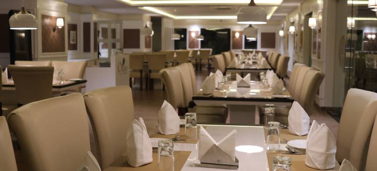 古尔莫哈尔皇家酒店(Gulmohar Royals)图片