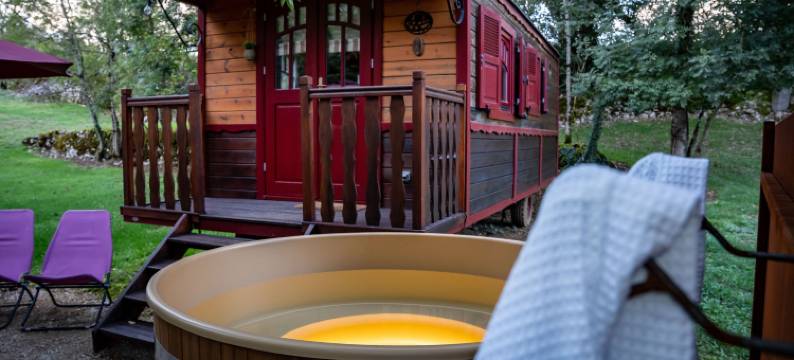 帕迪拉克海湾拖车小屋酒店(Le Roulottes du Petit Gouffre de Padirac Avec Spa)图片