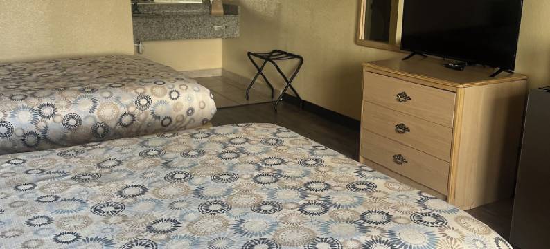 洞穴旅馆 - 福特沃尔顿海滩 - 日落广场 - 附近的海滩和赫尔伯特(Hole Inn the Wall Hotel - Fort Walton Beach - Sunset Plaza - Nearby Beaches & Hurlburt)图片