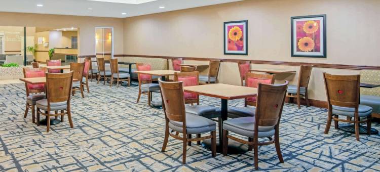 劳顿西尔堡拉昆塔温德姆套房酒店(La Quinta Inn & Suites by Wyndham Lawton / Fort Sill)图片