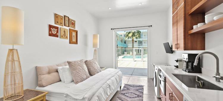 DTPHX时髦泳池边小屋(Funky Pool Side Cabana in Dtphx)图片