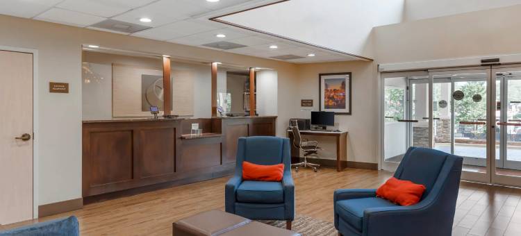 罗利核桃溪舒适套房酒店(Comfort Suites Raleigh Walnut Creek)图片