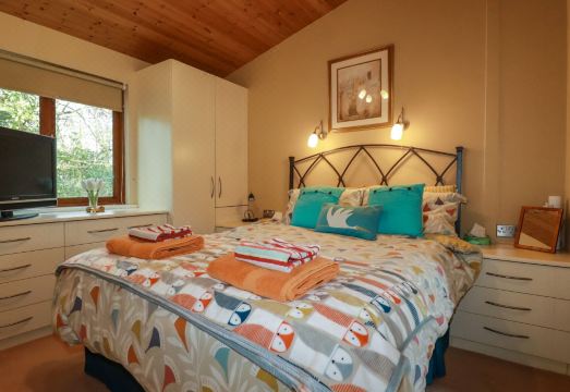 4 the Glade Hotel Overview