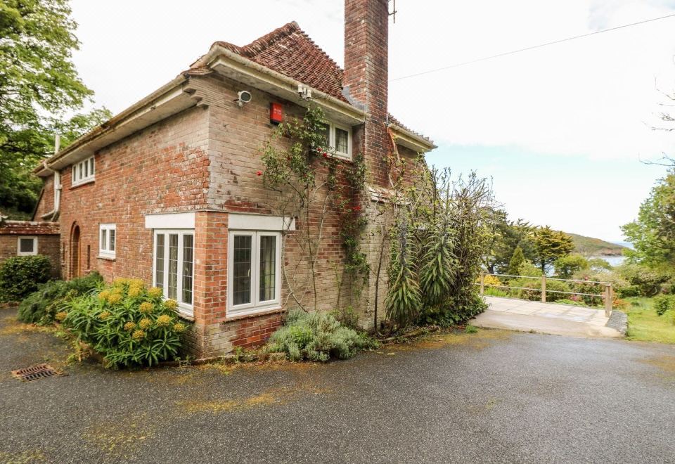 Flushing Meadow Hotel Overview