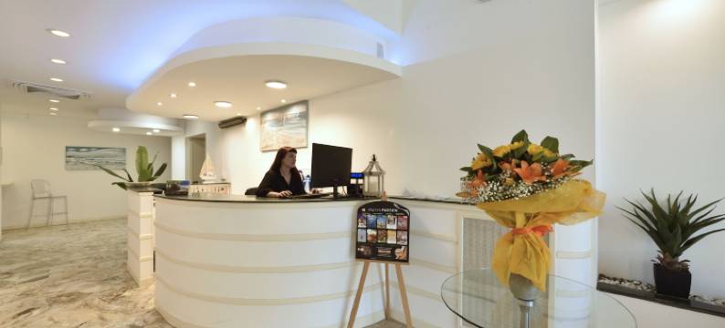 狄亚诺马里纳Mhotelsgroup酒店(Hotel Diano Marina Mhotelsgroup)图片