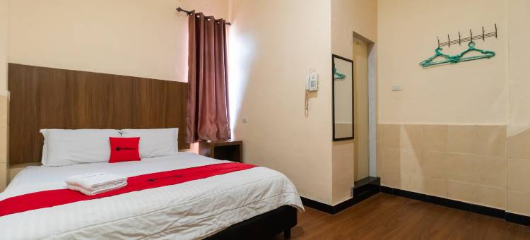 红多兹Plus酒店-近先达罗摩衍那(RedDoorz Plus Near Ramayana Pematangsiantar)图片