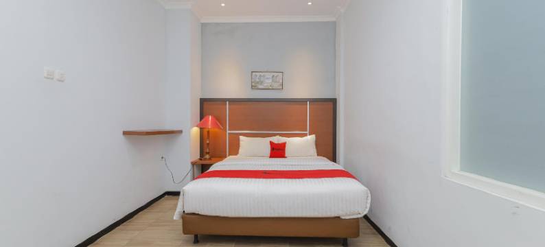 红门酒店加 @ 斯温住宿拉亚朗塞普(RedDoorz Plus at Swun Stay Raya Langsep)图片