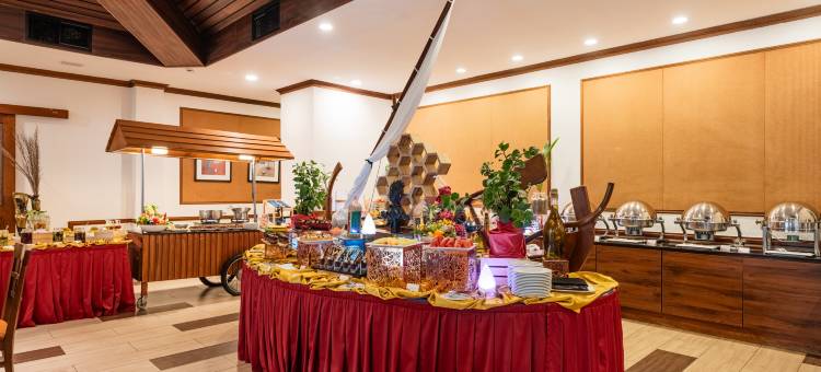 瑚湖尔岛酒店(Hulhule Island Hotel)图片
