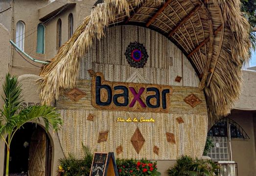 Baxar Hotel Overview