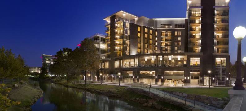 格林维尔市中心瑞尔普雷斯希尔顿希尔顿安泊酒店(Embassy Suites by Hilton Greenville Downtown Riverplace)图片