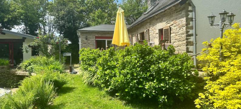 Family Holiday Home with Pool图片