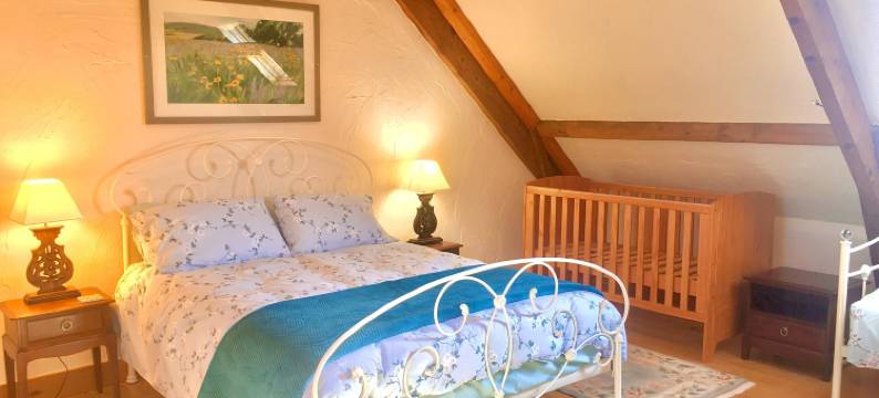 Golden Light Cottage Escape图片