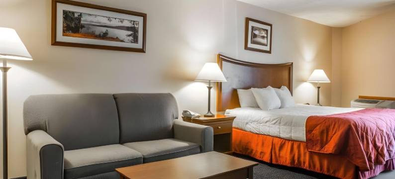 克拉丽奥套房酒店(乔治湖奥特莱斯)(Clarion Inn & Suites at the Outlets of Lake George)图片